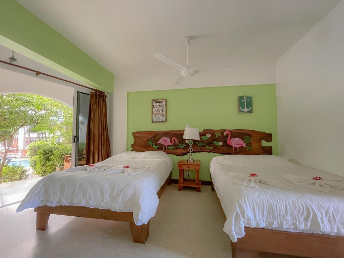 Hotel Mar Rey Tamarindo Bagian luar foto