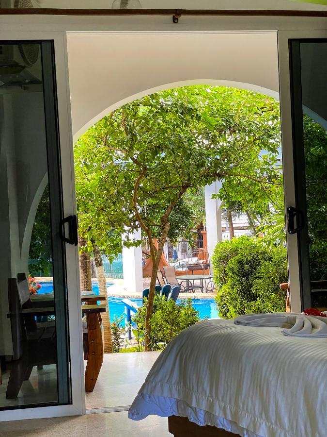 Hotel Mar Rey Tamarindo Bagian luar foto