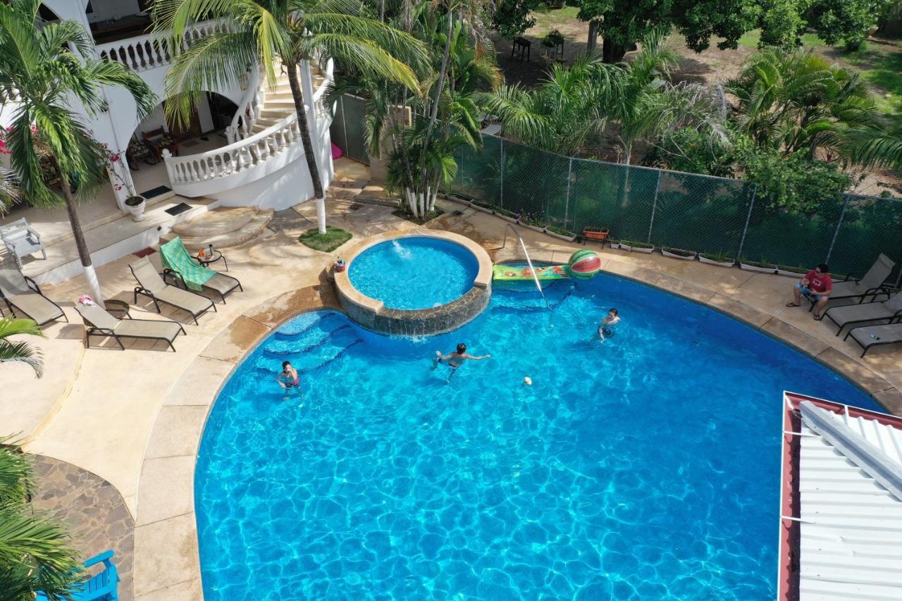 Hotel Mar Rey Tamarindo Bagian luar foto