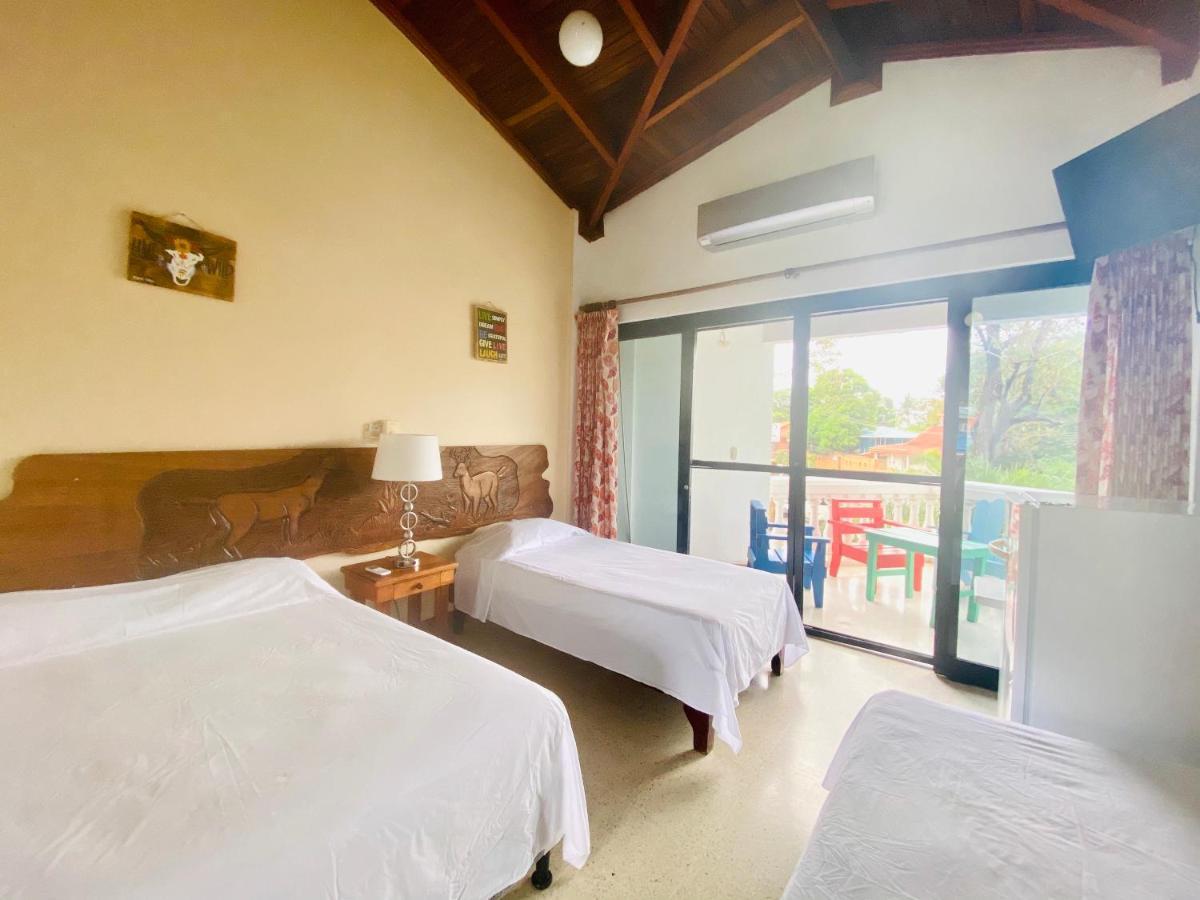 Hotel Mar Rey Tamarindo Bagian luar foto
